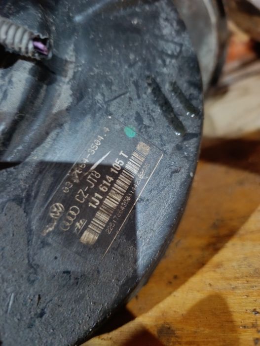 Вакуумний підсилювач Octavia Tour Golf 4 Bora вакуум