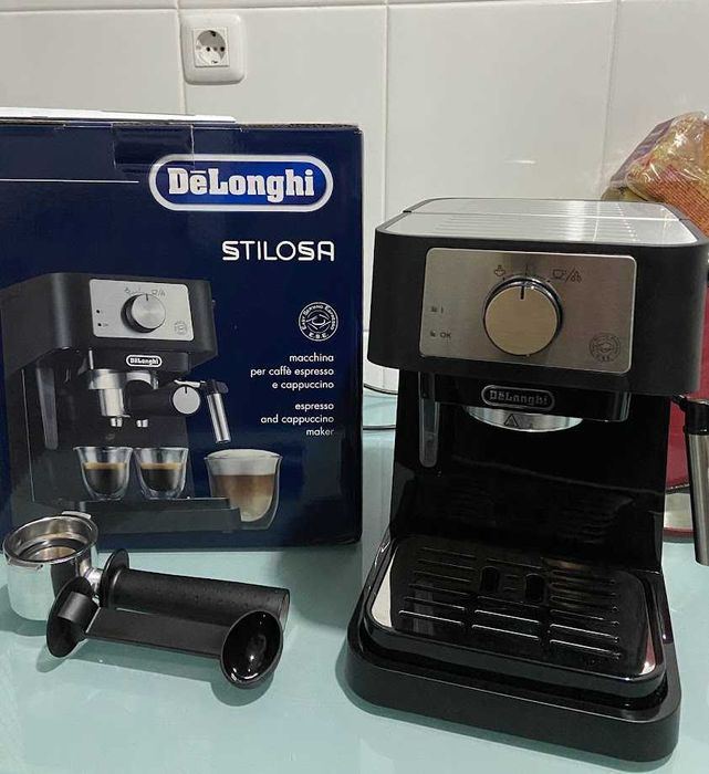 Máquina de café espresso Delonghi, sistema Capuccino, 15 bar.