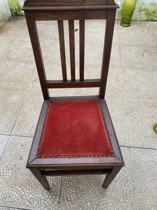 Cadeiras em /madeira