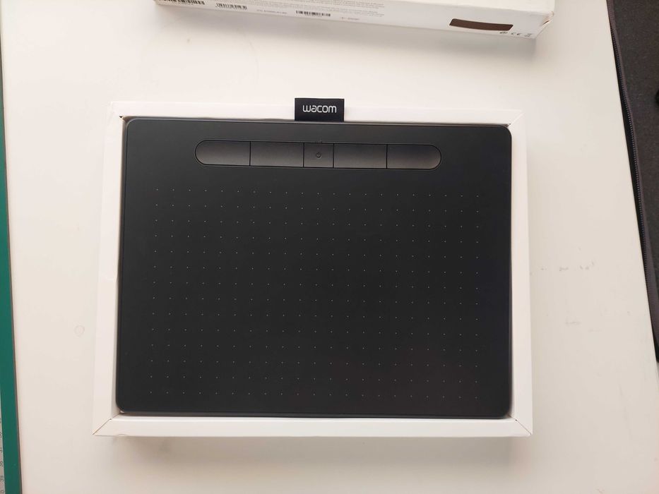 Wacom Intuos Graphics Tablet64738872540163124