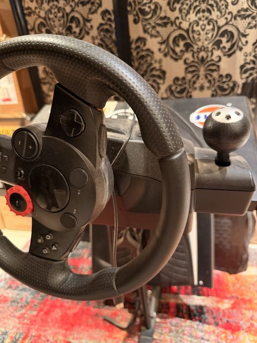PlayStation 3 c/comando+Volante e pedais+31 jogos