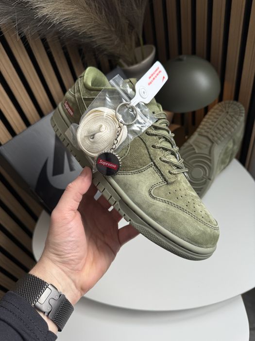 Nike SB Dunk Low x Supreme Khaki