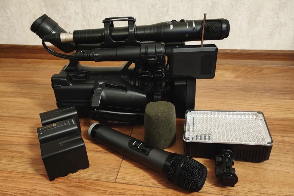 Mikrofon studyjny Shure VP88, kamera Sony + dodatki