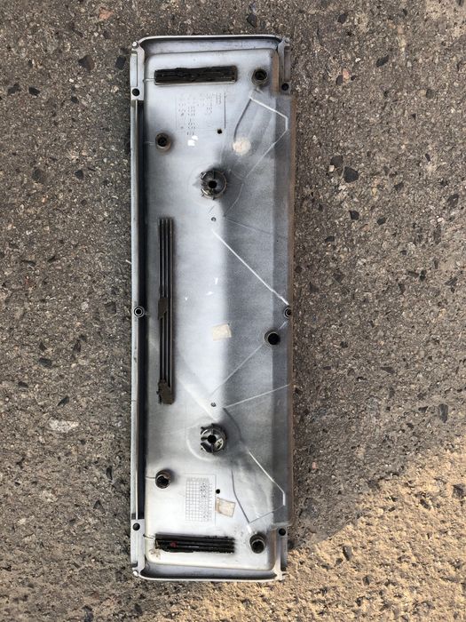 продам рамку под номерной знак багажника а8д2