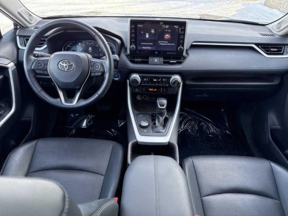 Toyota RAV4 Hybrid Limited      2022