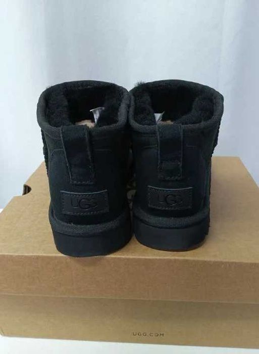 UGG Mini Lowmel R.39