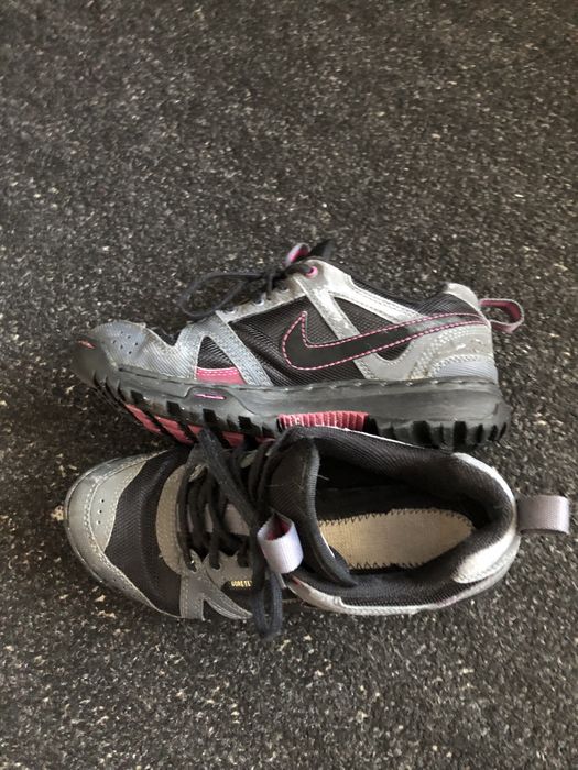 кросівки nike acg