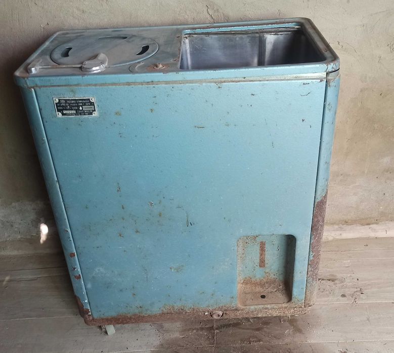 Советская Стиральная Машина ЗВИ-1, на запчасти или под восстановление.