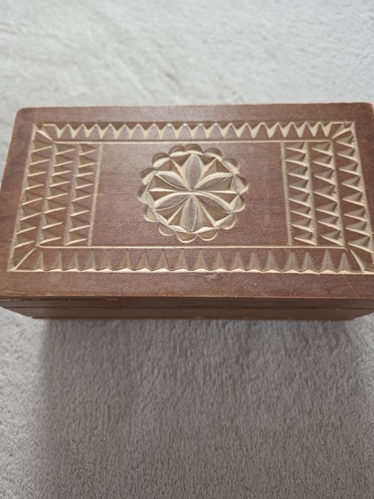 Kuferek drewniany Cepelia