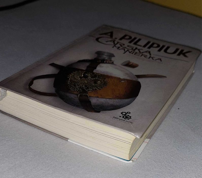CARSKA MANIERKA, Andrzej Pilipiuk