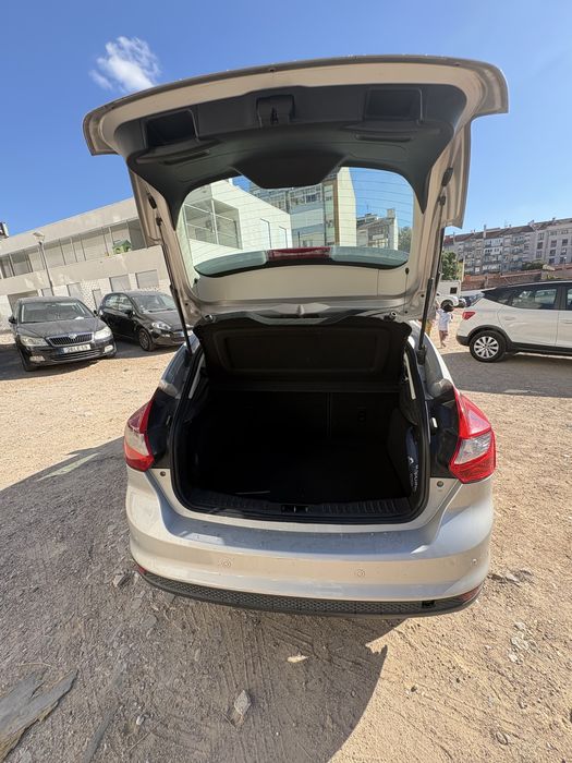 Ford Focus 1.6 TDCi Titanium 2014 | 104.000 km | Cinzento