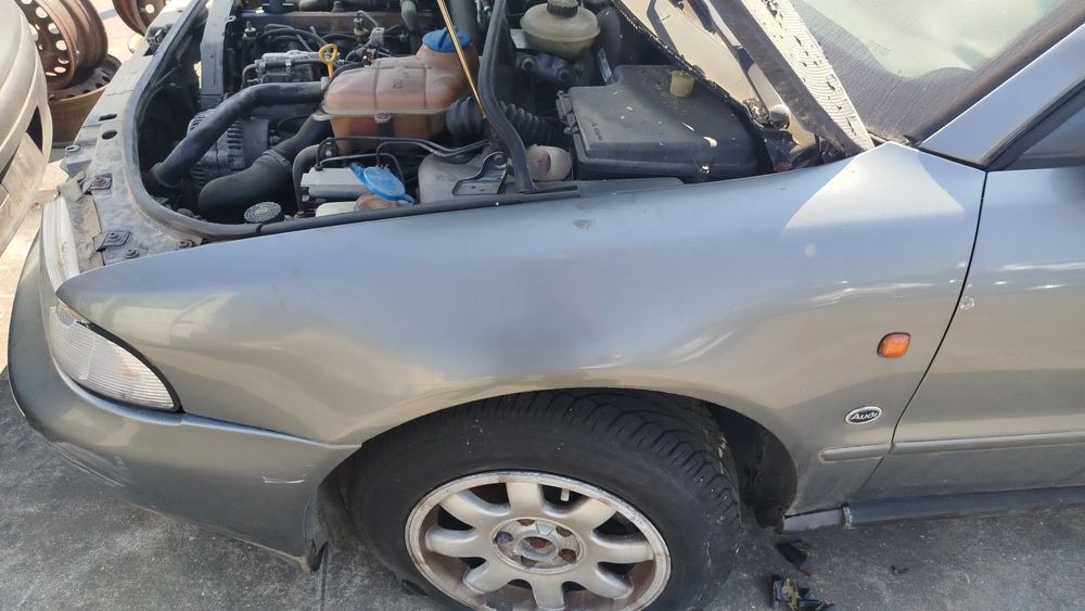 Guarda-lamas esquerdo AUDI A4 (8D2, B5)