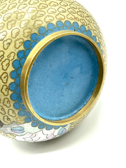 Jarra cloisonné com flores