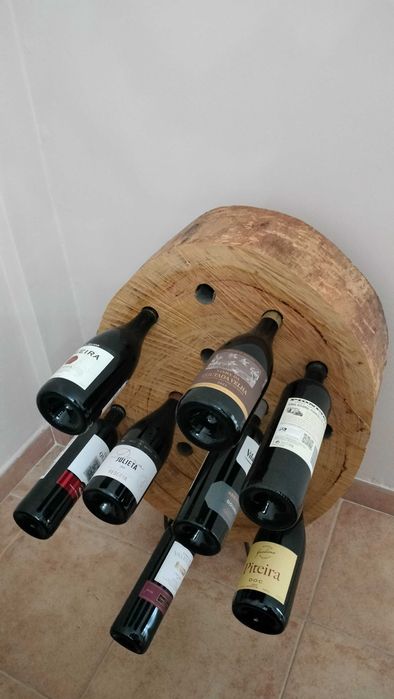 Garrafeira em  madeira para 16 garrafas