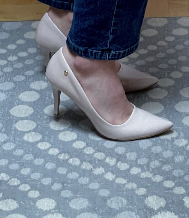 beżowe szpilki rozmiar 40