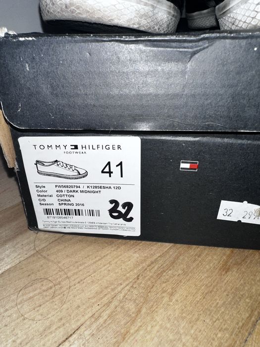 Tommy Hilfiger granatowe trampki ( roz. 41/42)g