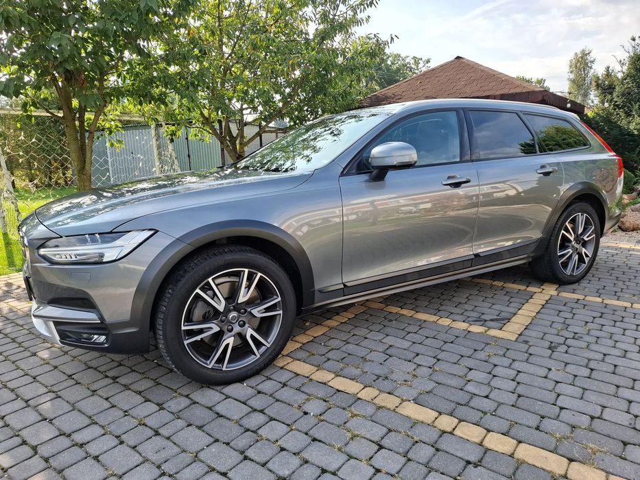 Volvo V90