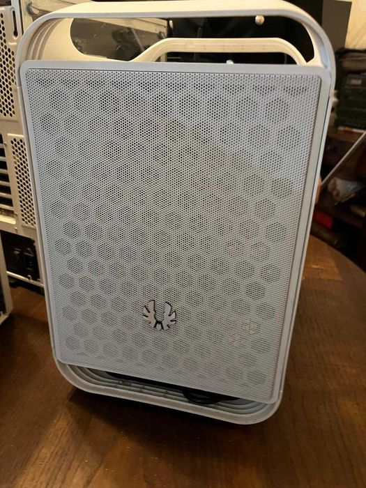 Caixa BitFenix Prodigy M 2022 - Branca