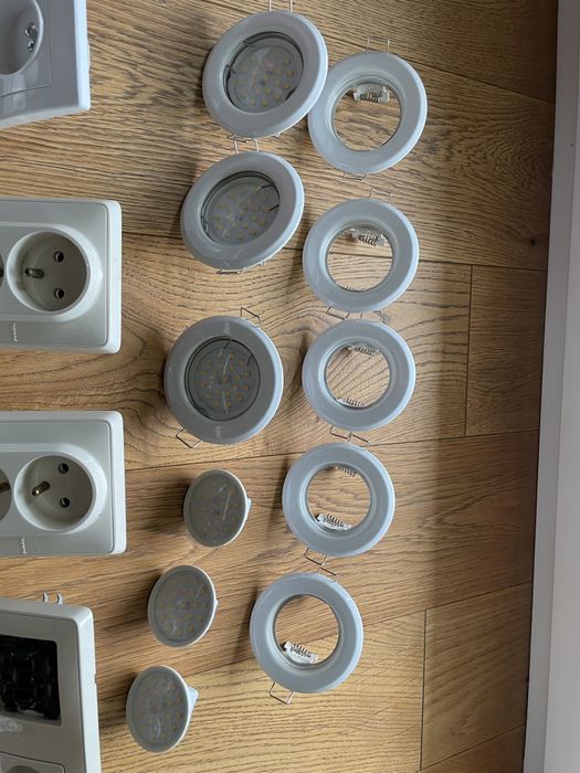 Gniazdka, włączniki, halogen, Legrand