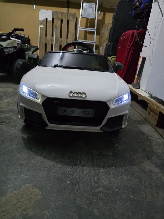 Audi TT RS e Bicicleta, ler descrição