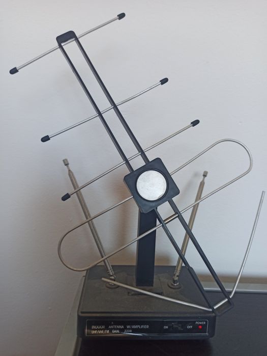 Antena interior amplificador UHF, VHF e FM