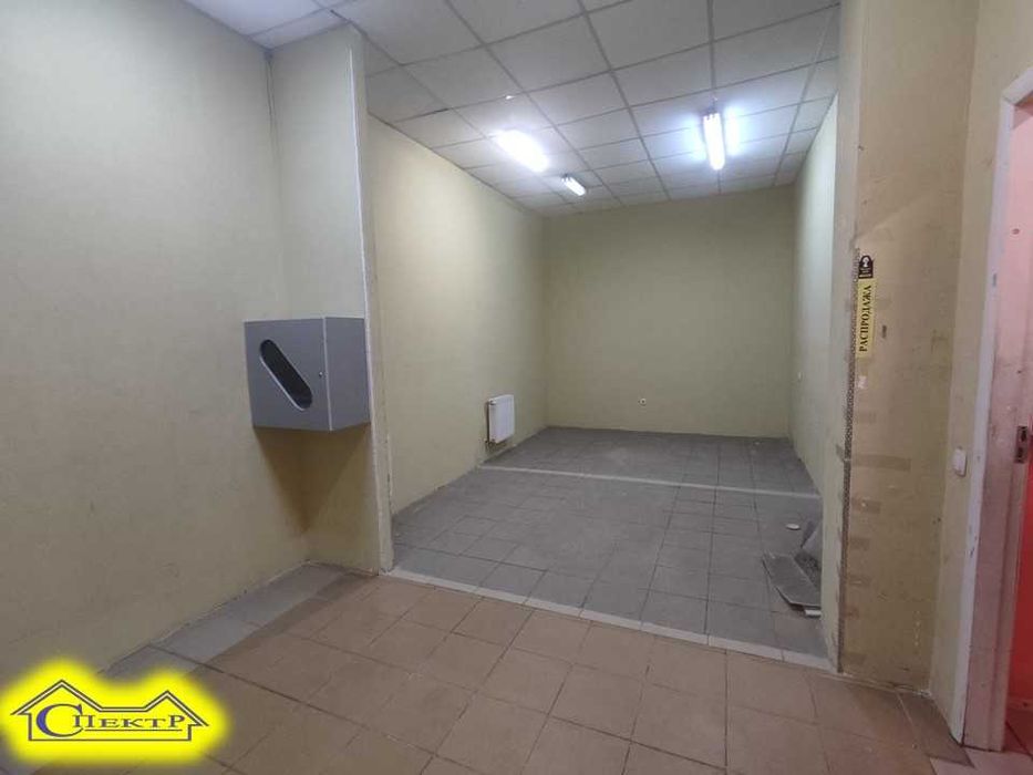 Вечірний Бульвар 230кв.м.   фасадне приміщення є паркінг