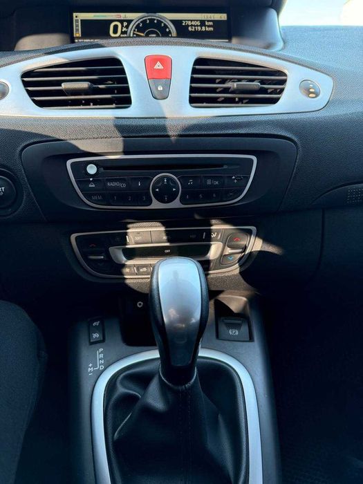 Renault Grand Scénic 3 2010 год 2.0 бензин