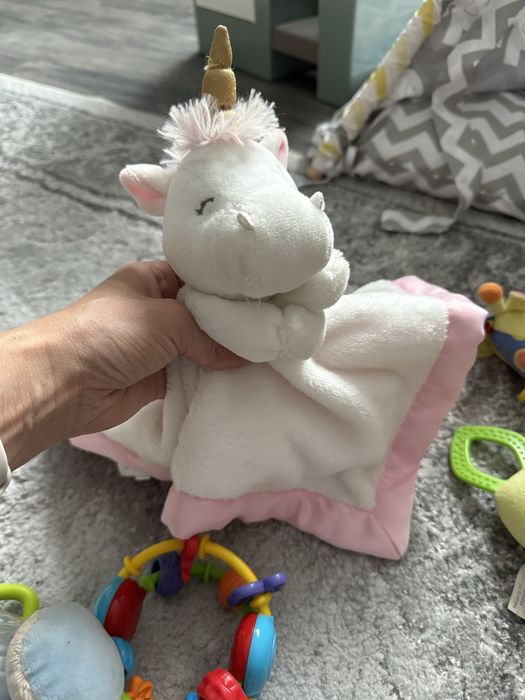 Брязкальця, підвіски, розвиваючі іграшки fisher price