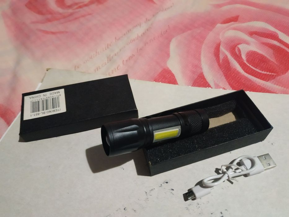 Фонарик светодиодный на аккумуляторе.Новый.