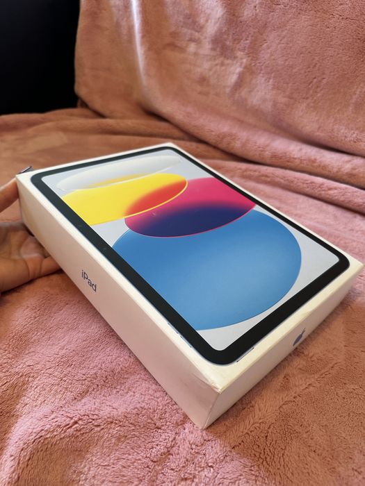 Apple iPad 10.ª Geração 64GB (2022) Wi-Fi Azul + Capa com Teclado e Caixa