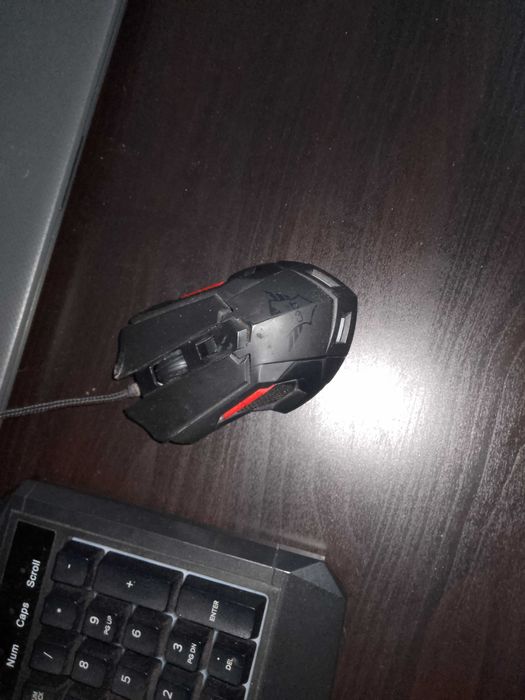 Monitor/pc/teclado/mouse