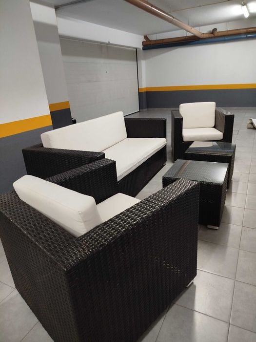 Conjunto jardim poltronas e mesas