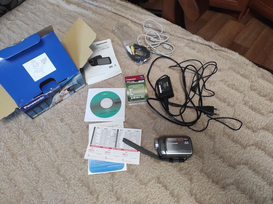 Відеокамера цифрова Panasonic SDR-S7EE-S