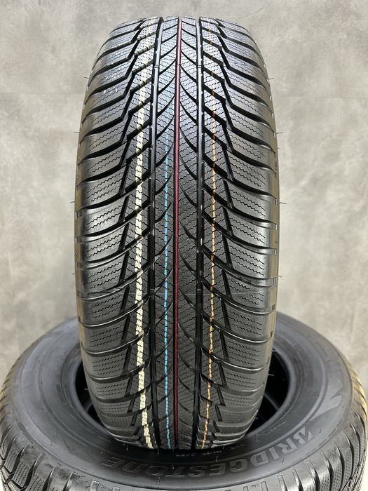 Нові зимові шини Bridgestone Blizzak LM001 215/65 R17 99H