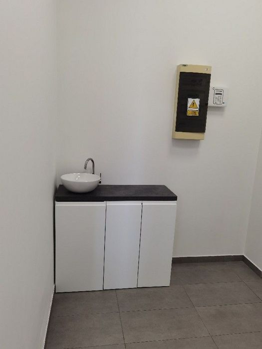Wynajmę gabinet w salonie fryzjerskim
