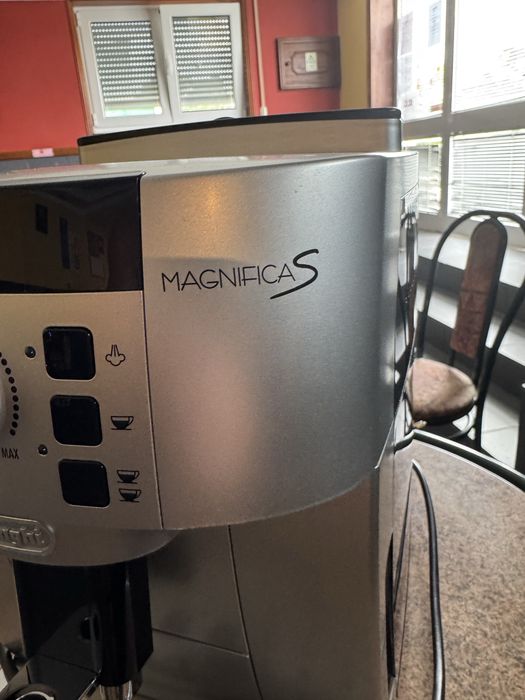 Maquina cafe delonghi magnifica s