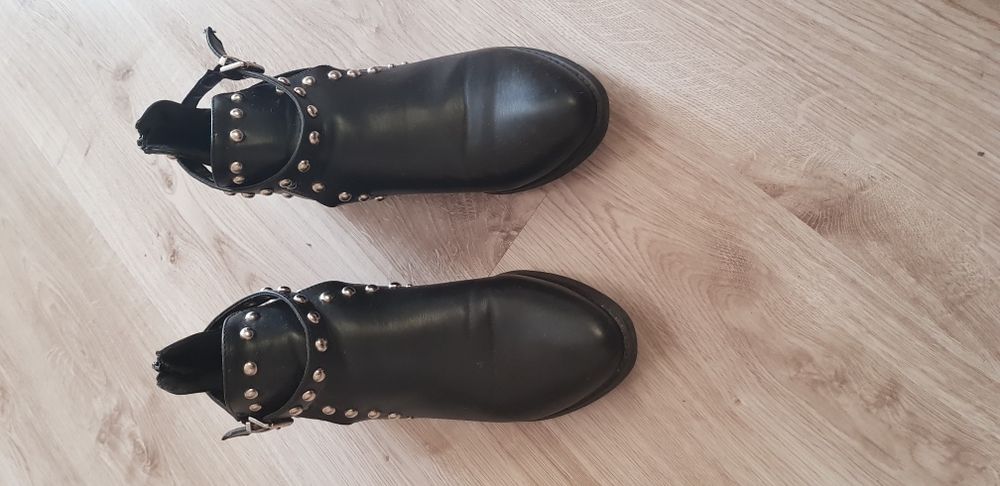 Sprzedam buty rozm 38
