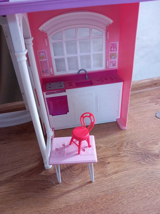 Duży domek dla Barbie