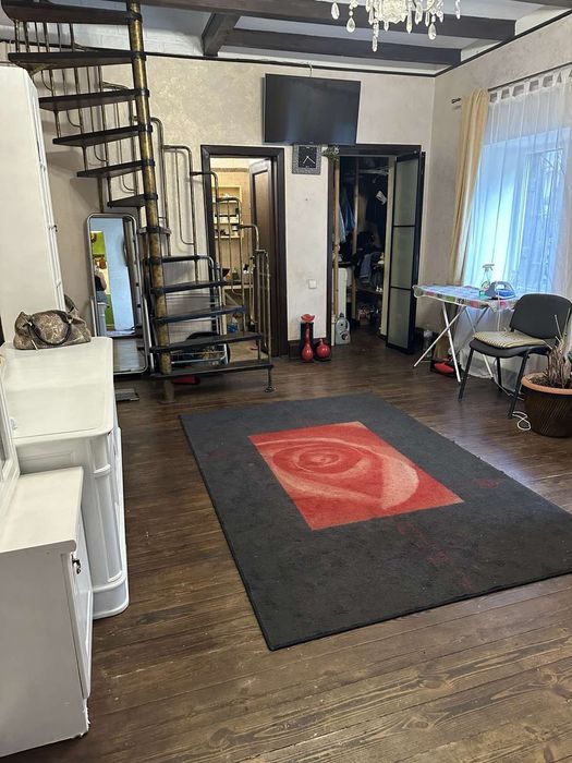 Сдаю дом в центре  города,со своим двориком, недалеко от Жд Вокзала