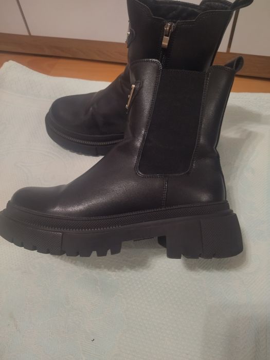 Жіночі зимові челсі