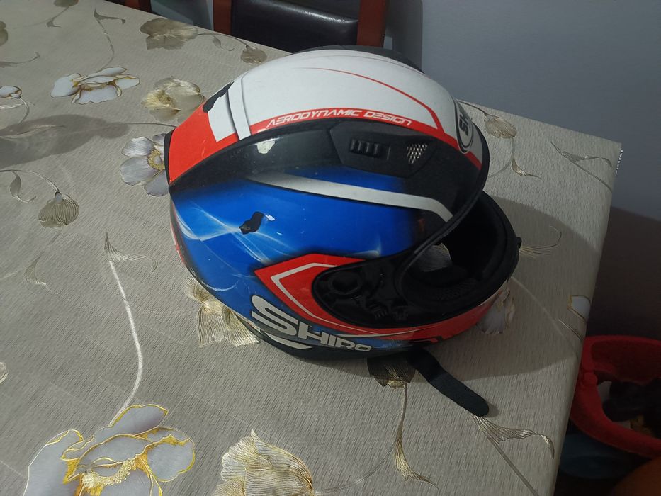 Capacete usado sem viseira