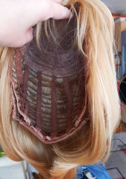 Peruka blond NOWA