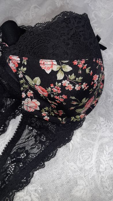Biustonosz z koronką na fiszbinach*sexy 70 B