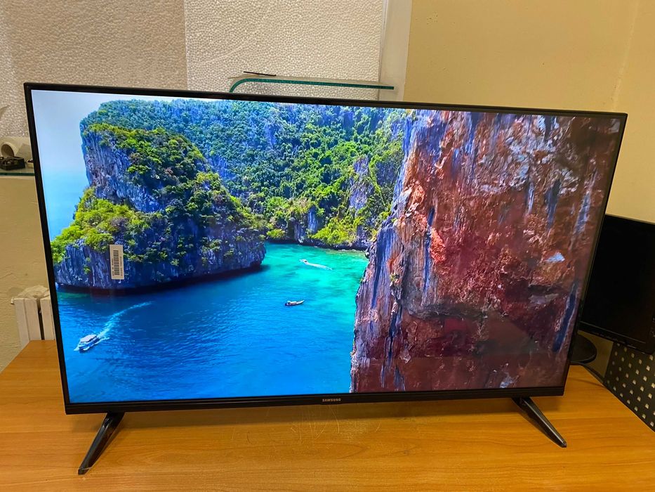 2025!  QLED телевизор Samsung 4К Smart TV 50' IPTV IPS голосовой пульт