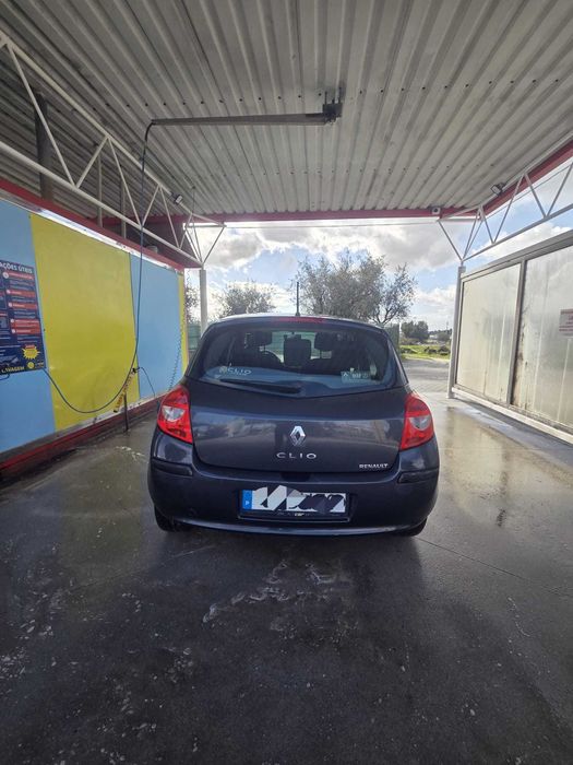 Carro Renault R-Clio Ano 2006