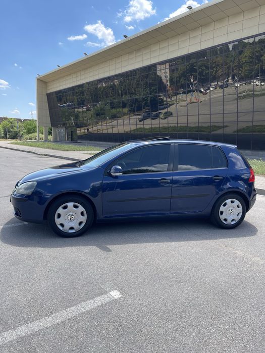 Volkswagen Golf V 1.6 mpi