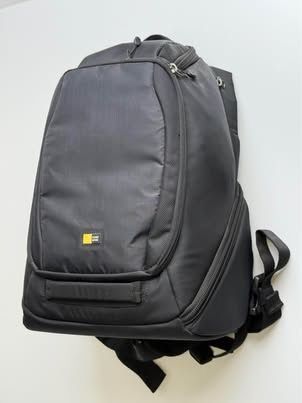 Mochila média CASE LOGIC p/ equipamento fotográfico NOVA