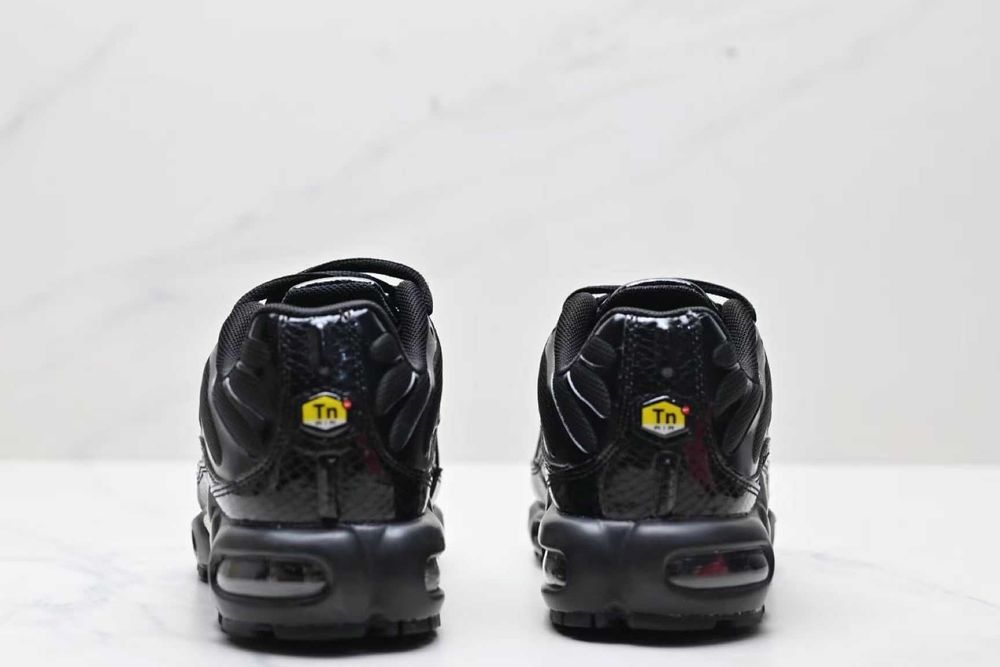 Air Max TN Plus Klasyczna czerń R.45