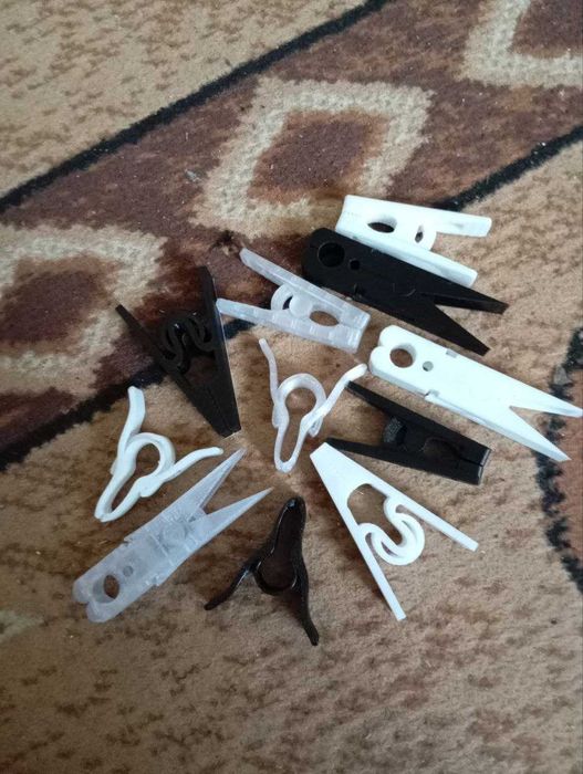 Прищепки. Різний колір .