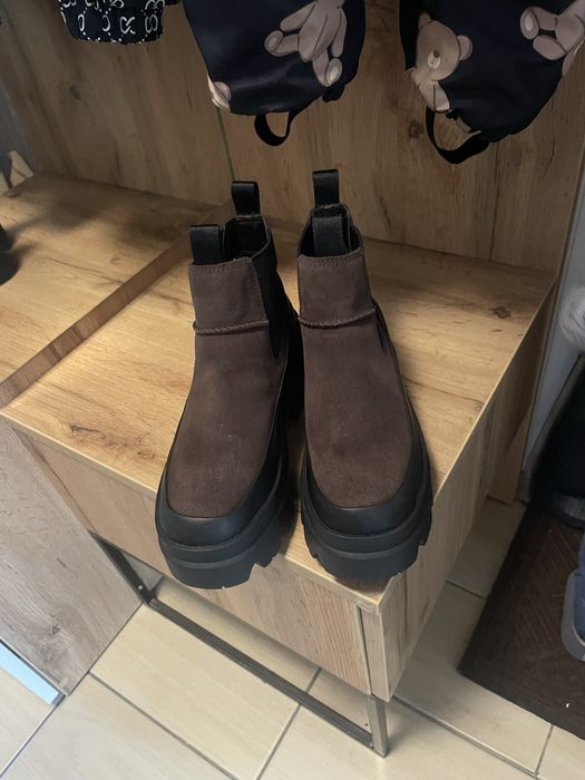 Водонепроникні ботінки Ugg шокоданий колір